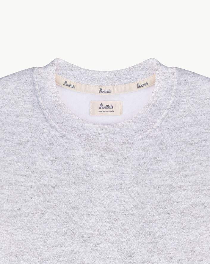 cuello_sudadera_gris_Anitials_7