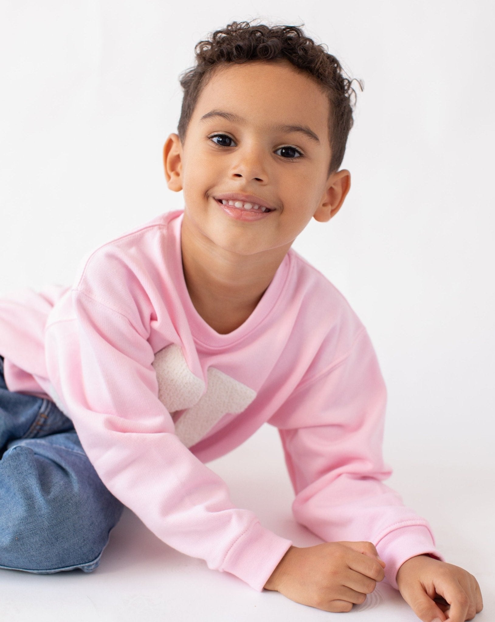 KINDER - HELLROSA SWEATSHIRT | INITIALE GROSSE CURL