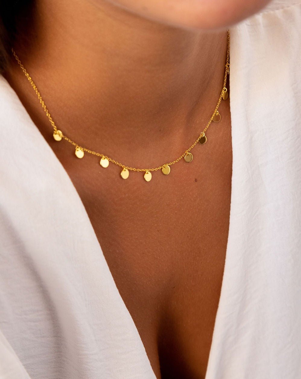 GOLD PLAQUES NECKLACE