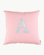 COJIN_LIGHT_PINK_INICIAL_LENTEJUELAS_PLATEADAS_ANITIALS