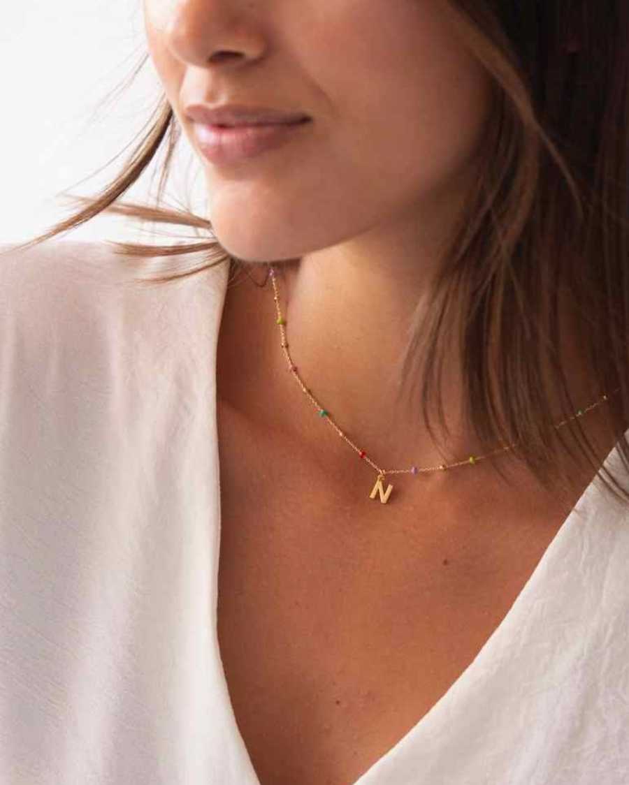 COLLAR_BOLITAS_MULTICOLOR_ORO_UNA_O_MAS_INICIALES_MINI_ANITIALS