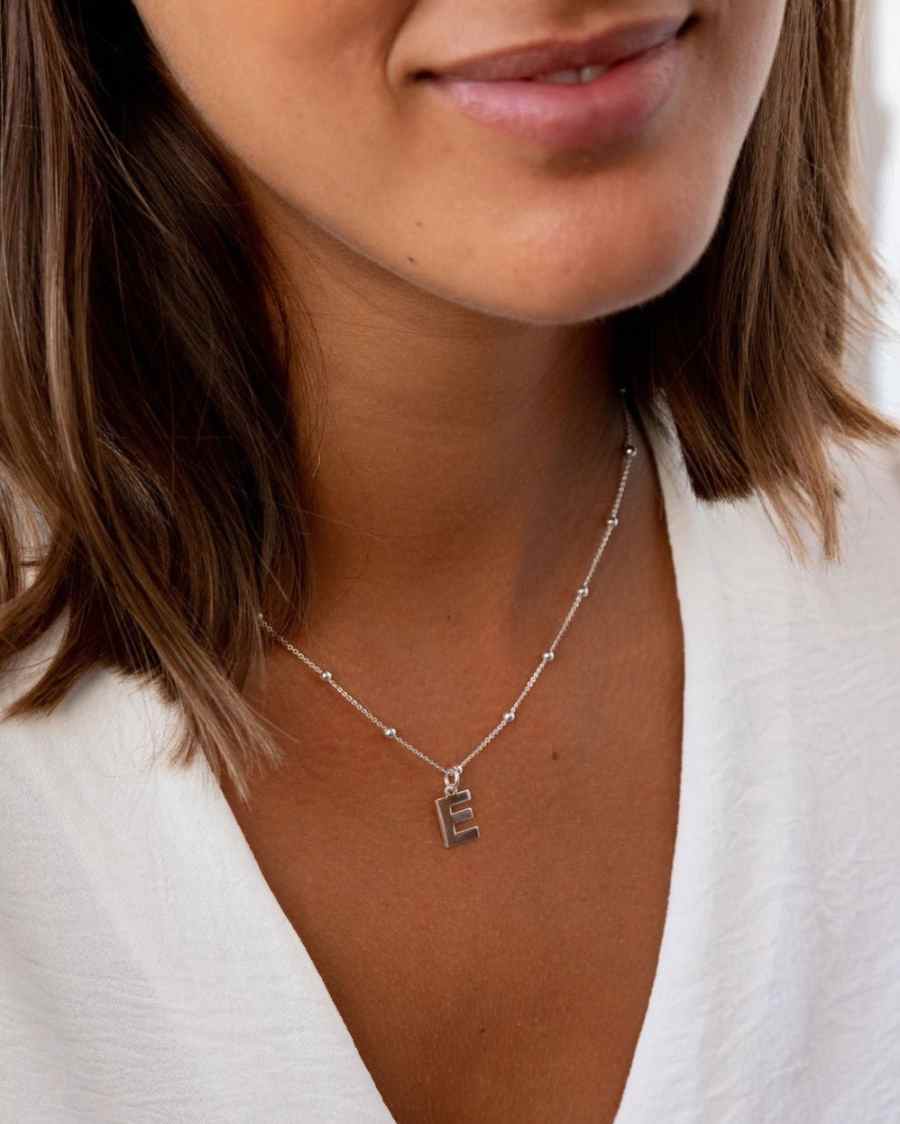 COLLAR_BOLITAS_PLATA_UNA_O_MAS_INICIALES_MIDI_ANITIALS_2