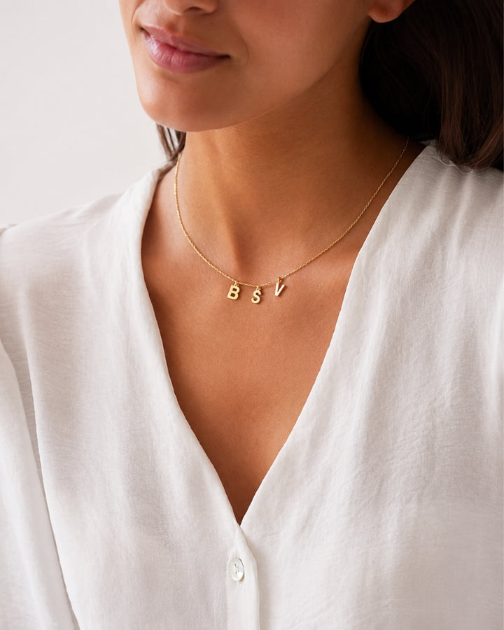 COLLAR CLASSIC ORO | UNA O MÁS INICIALES MINI