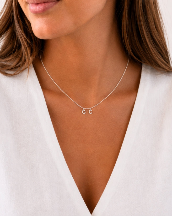 COLLAR CLASSIC PLATA | UNA O MÁS INICIALES MINI