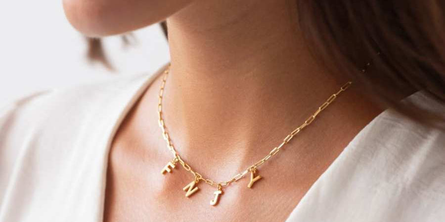 COLLAR_ESLABONES_ORO_UNA_O_M_S_INICIALES_MINI_ANITIALS