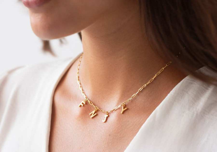 COLLAR_ESLABONES_ORO_UNA_O_M_S_INICIALES_MINI_ANITIALS