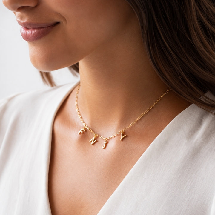 COLLAR ESLABONES ORO | UNA O MÁS INICIALES MINI