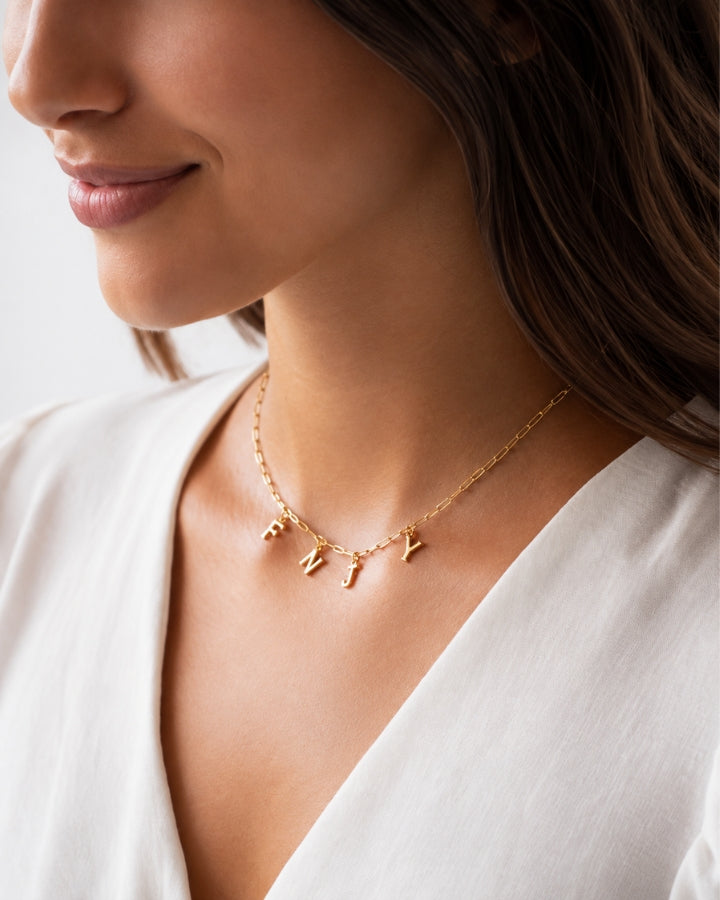 COLLAR ESLABONES ORO | UNA O MÁS INICIALES MINI
