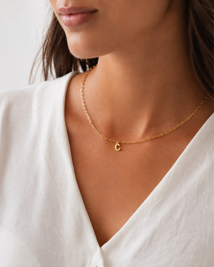 COLLAR ESLABONES ORO | UNA O MÁS INICIALES MINI