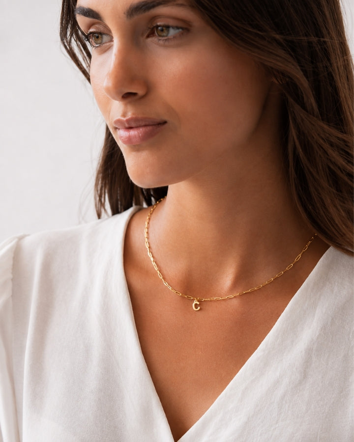 COLLAR ESLABONES ORO | UNA O MÁS INICIALES MINI