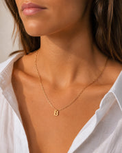 COLLAR ESLABONES ORO | UNA O MÁS INICIALES MINI