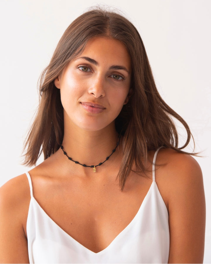 COLLAR NUDOS NEGRO | INICIAL