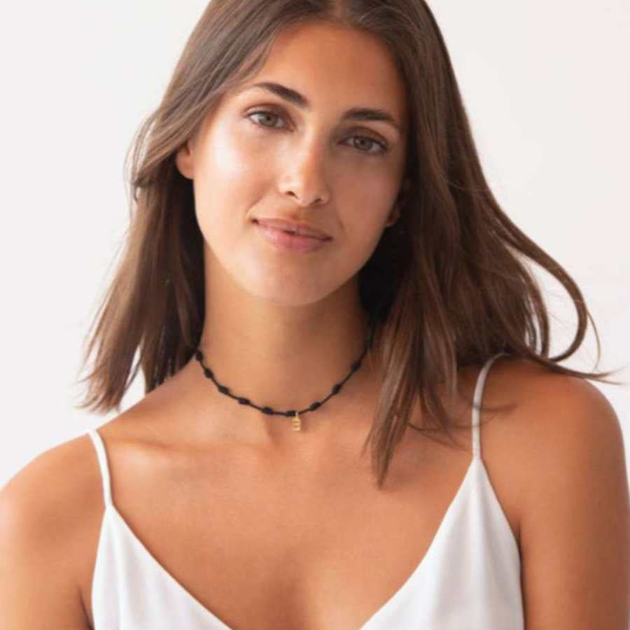 COLLAR_NUDOS_NEGRO_INICIAL_MINI_ANITIALS