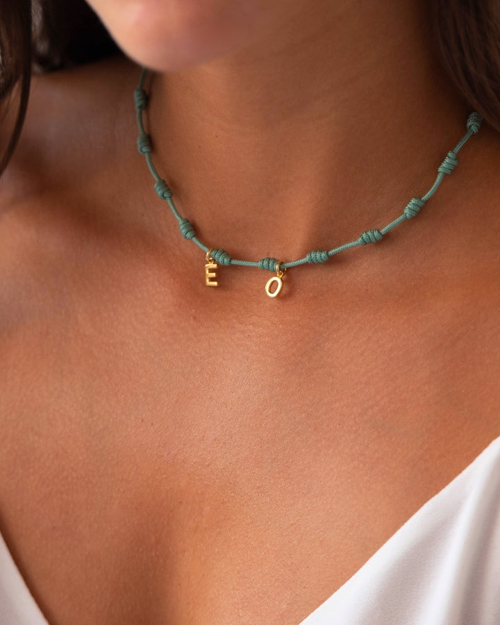 COLLAR NUDOS VERDE | INICIAL