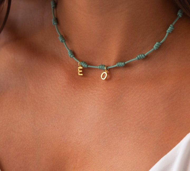 COLLAR NUDOS VERDE | INICIAL