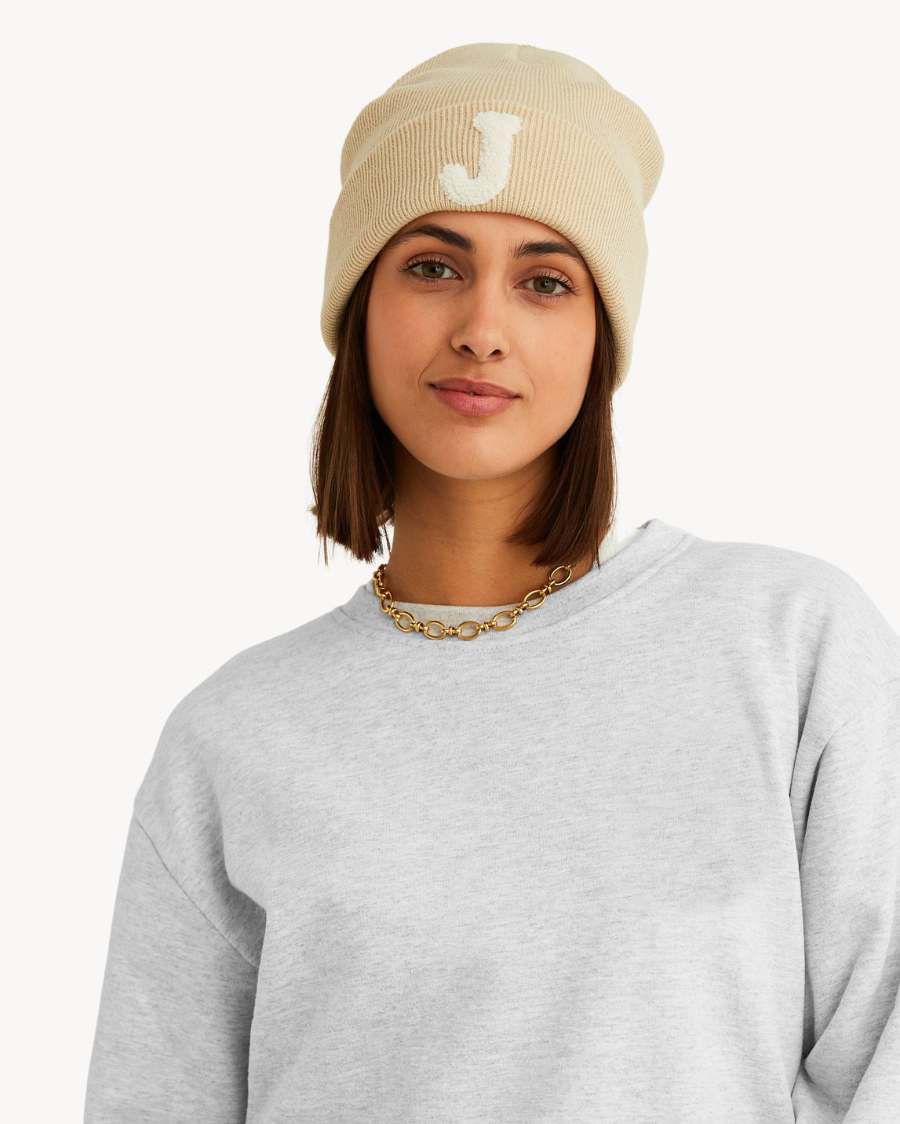 GORRO BEIGE | INICIAL 3