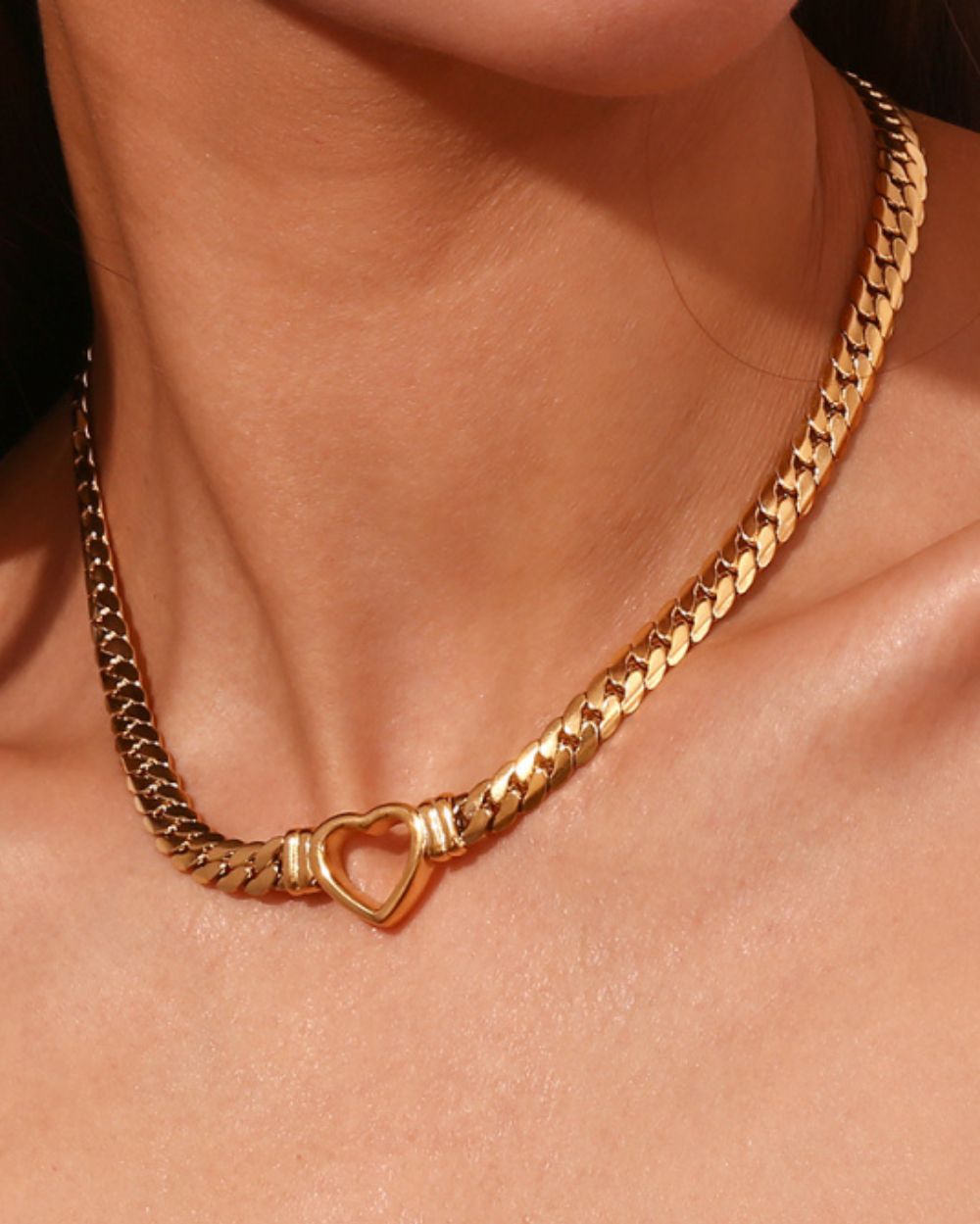 COLLAR CORAZÓN | ACERO DORADO