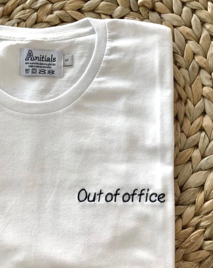 CAMISETA BLANCA "Out Of Office"