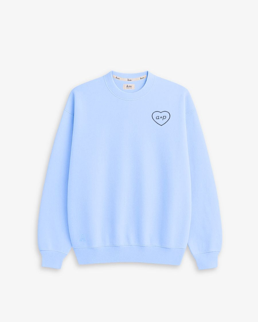SUDADERA AZUL CELESTE | BORDADO CORAZÓN