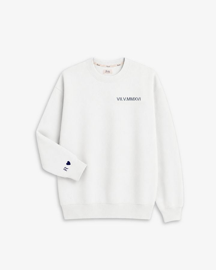 SUDADERA BLANCA | BORDADO FECHA Y PUÑO