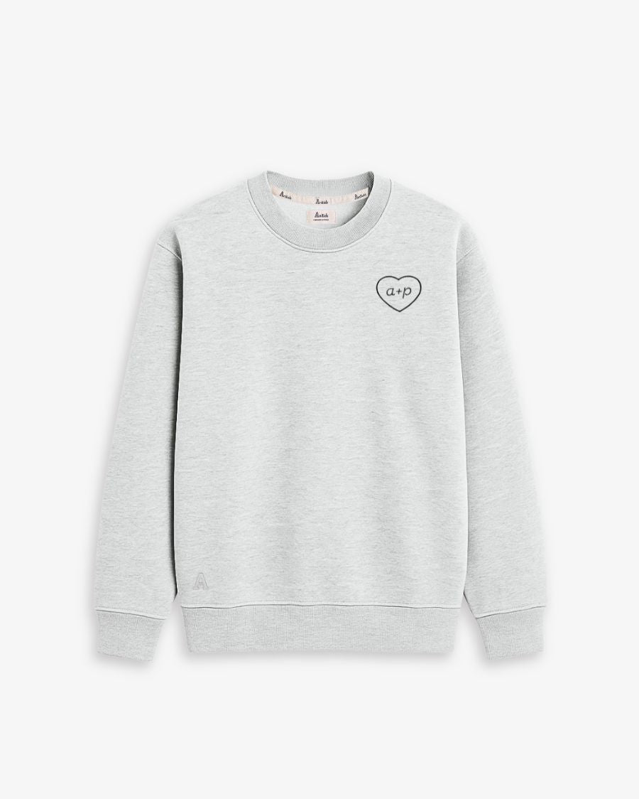 SUDADERA GRIS | BORDADO CORAZÓN