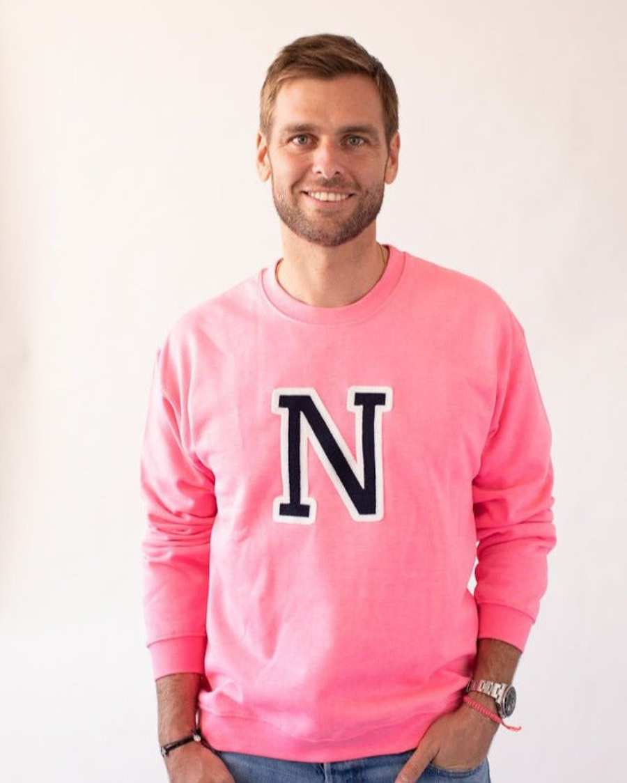 SUDADERA_UNISEX_FUCHSIA_INICIAL_ANITIALS_11