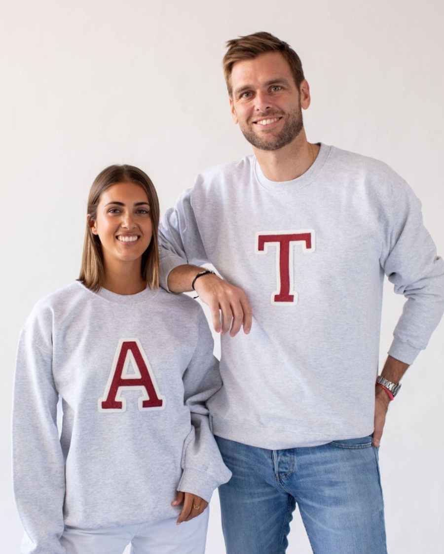 SUDADERA_UNISEX_GREY_INICIAL_ANITIALS_10