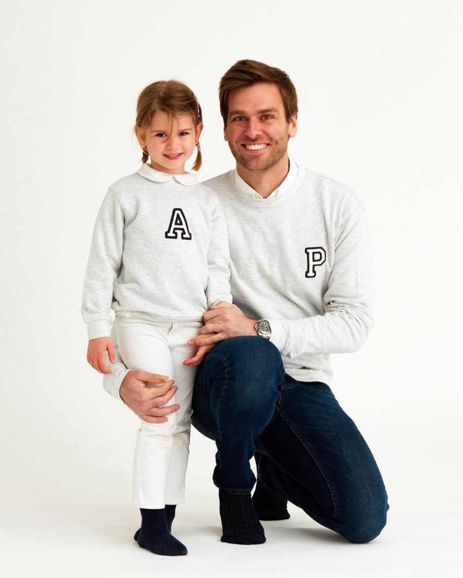 SUDADERA_UNISEX_GREY_INICIAL_ANITIALS_11