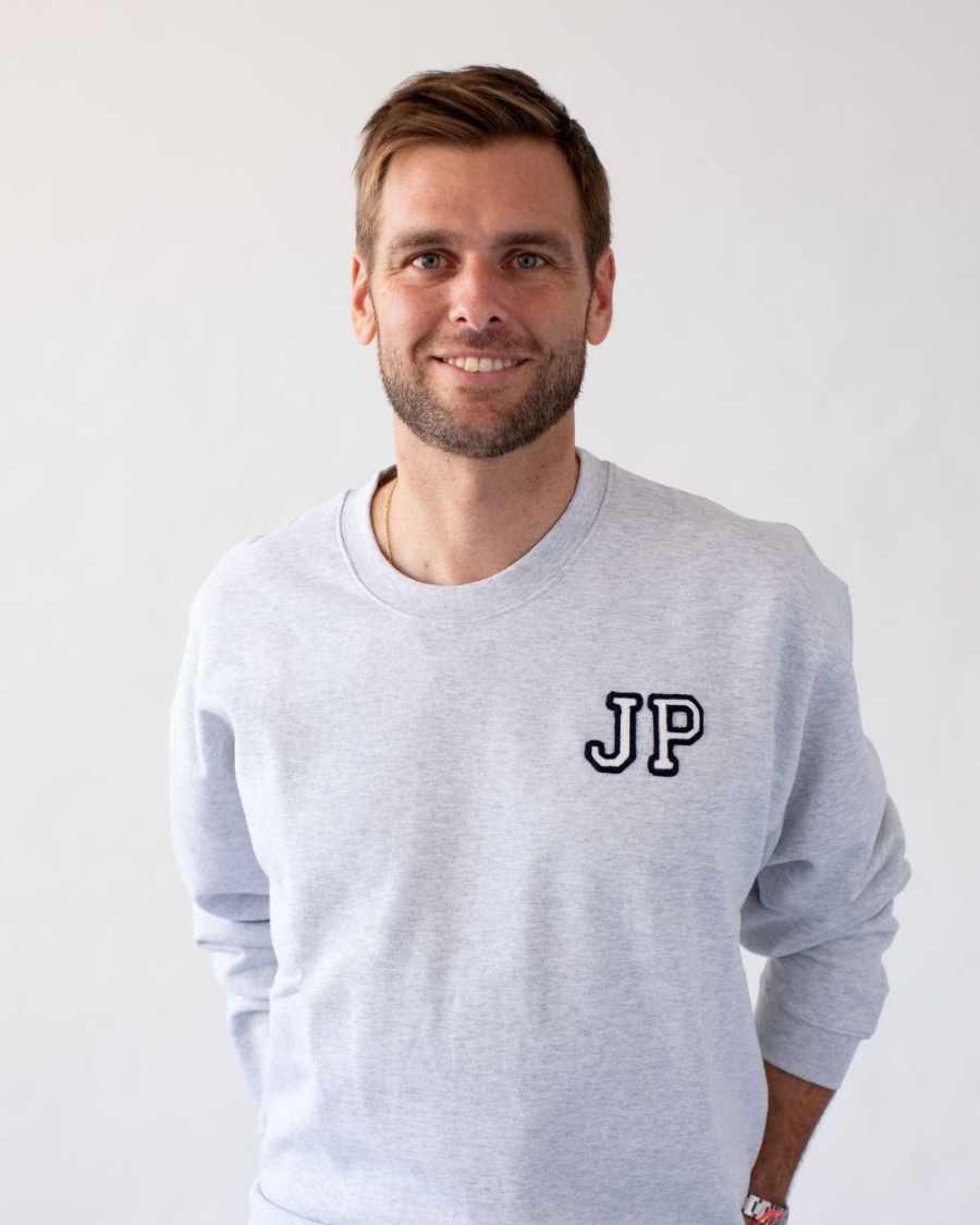 SUDADERA_UNISEX_GREY_INICIAL_ANITIALS_21