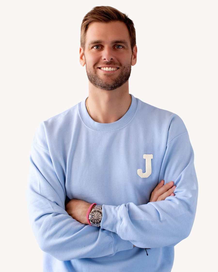 SUDADERA_UNISEX_LIGHT_BLUE_INICIAL_ANITIALS_10