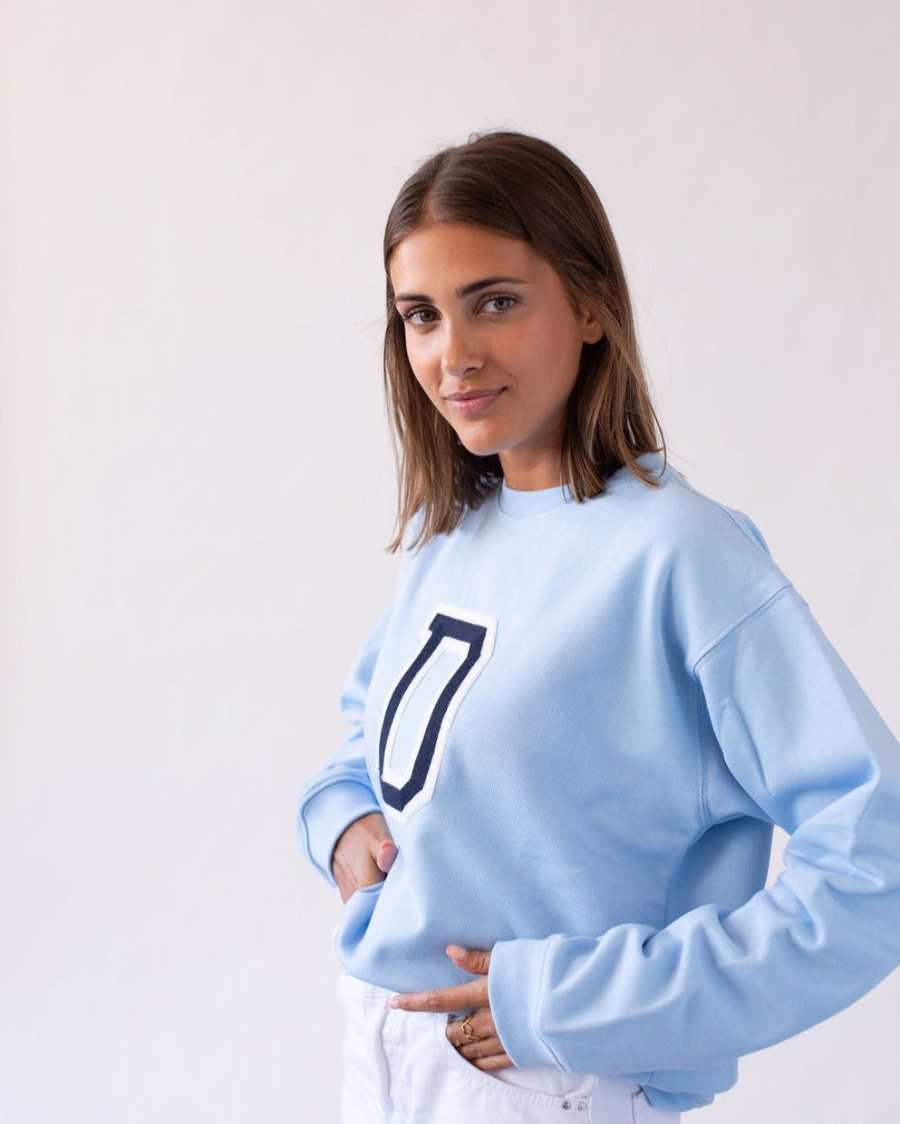 SUDADERA_UNISEX_LIGHT_BLUE_INICIAL_ANITIALS 5