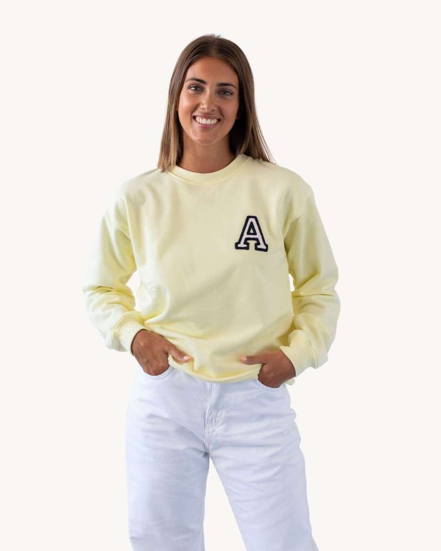SUDADERA_UNISEX_LIGHT_YELLOW_INICIAL_ANITIALS_2
