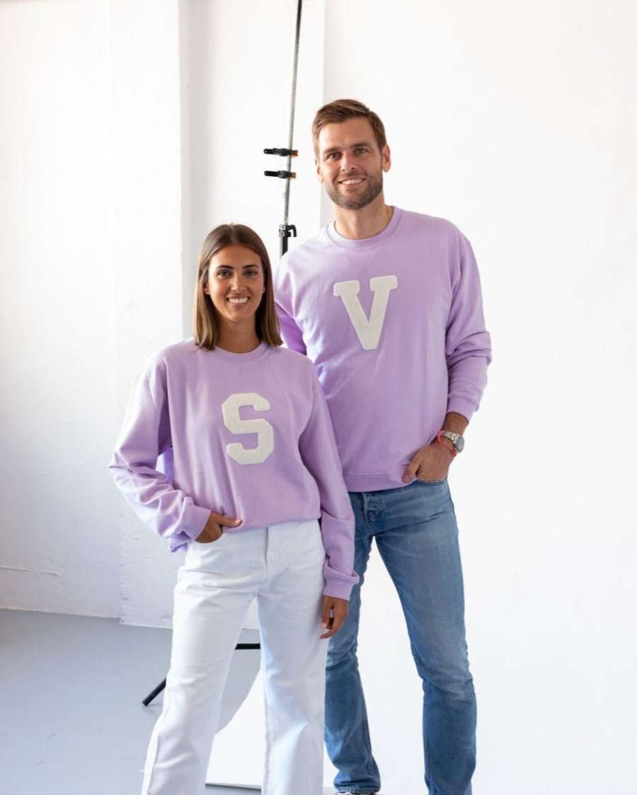SUDADERA_UNISEX_MAUVE_INICIAL_ANITIALS_4