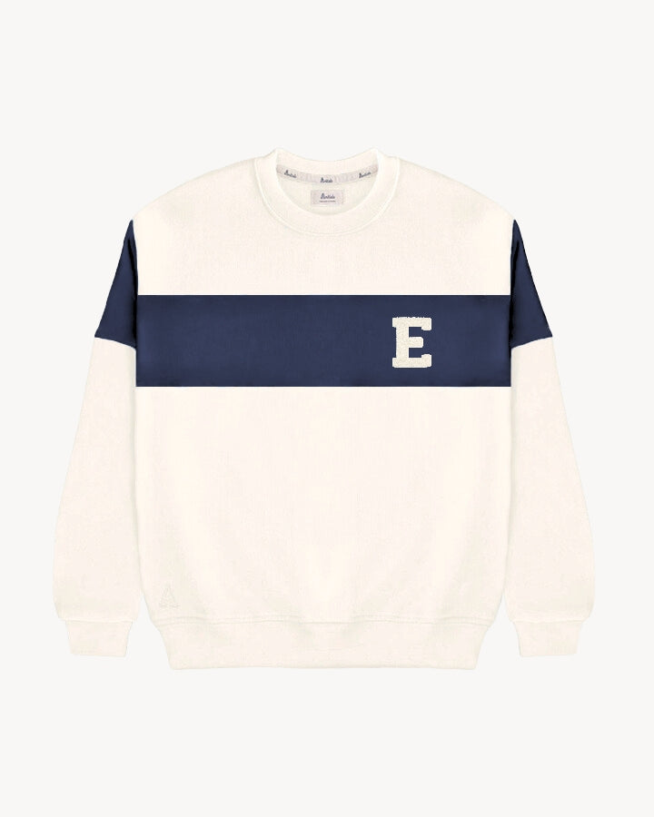 SUDADERA VARSITY · FRANJA AZUL MARINO | INICIAL