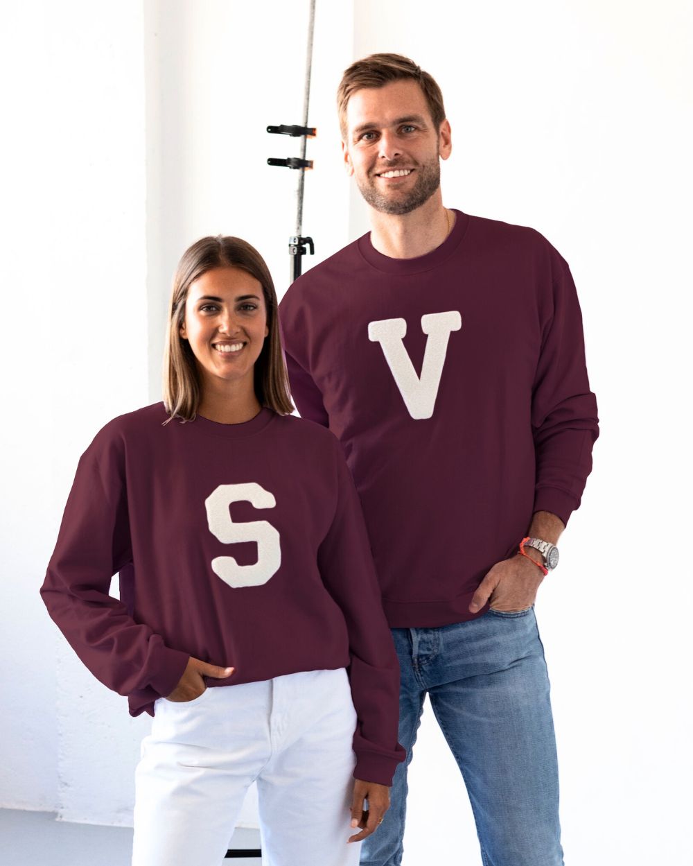 GARNET SWEATSHIRT | LARGE INITIAL CURL