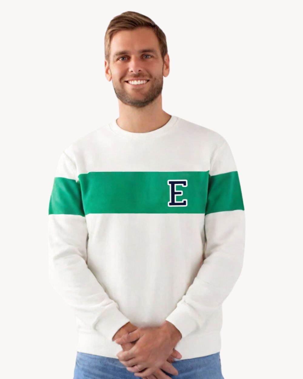 SUDADERA VARSITY OFF WHITE/KELLY GREEN | INICIAL MINI