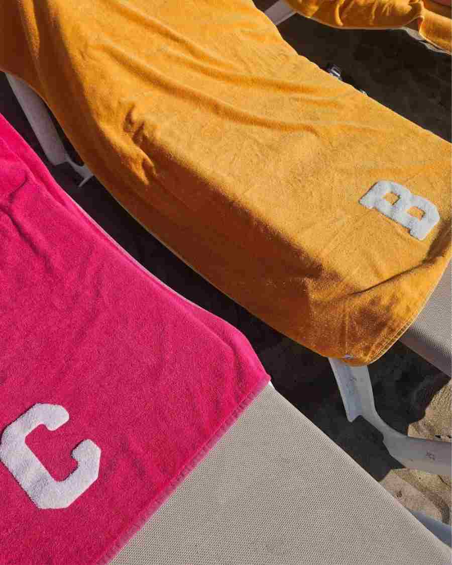 TOALLA_MBAR_UNA_O_M_S_INICIALES_GRANDES_ANITIALS_1