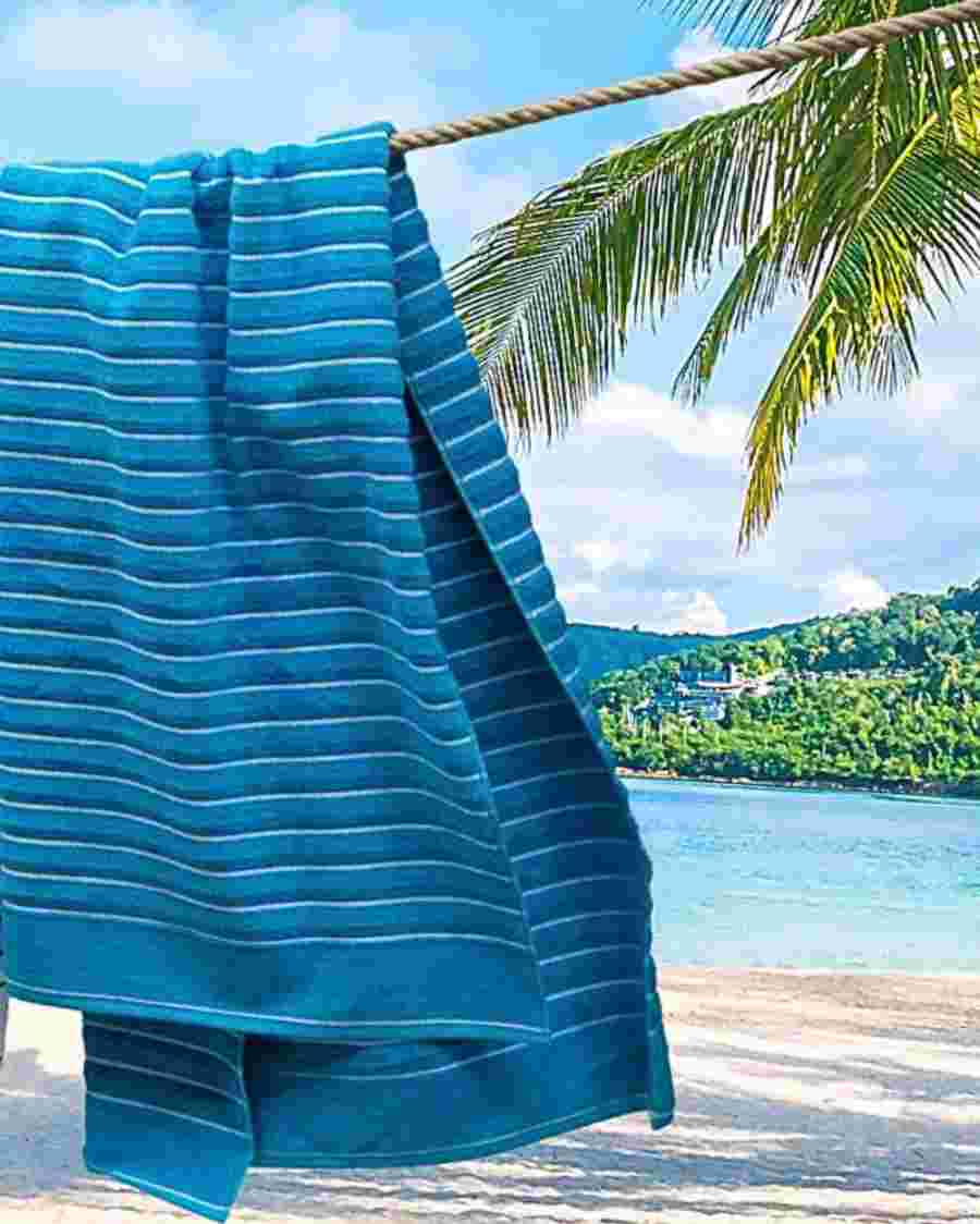 TOALLA_RAYAS_HORIZONTALES_TURQUESA_UNA_O_MAS_INICIALES_GRANDES_ANITIALS_1