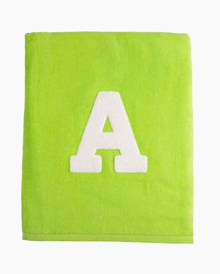 TOALLA_VERDE_PISTACHO_UNA_O_MAS_INICIALES_GRANDES_ANITIALS_2