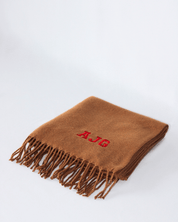 bufanda_camel_bordado_Anitials