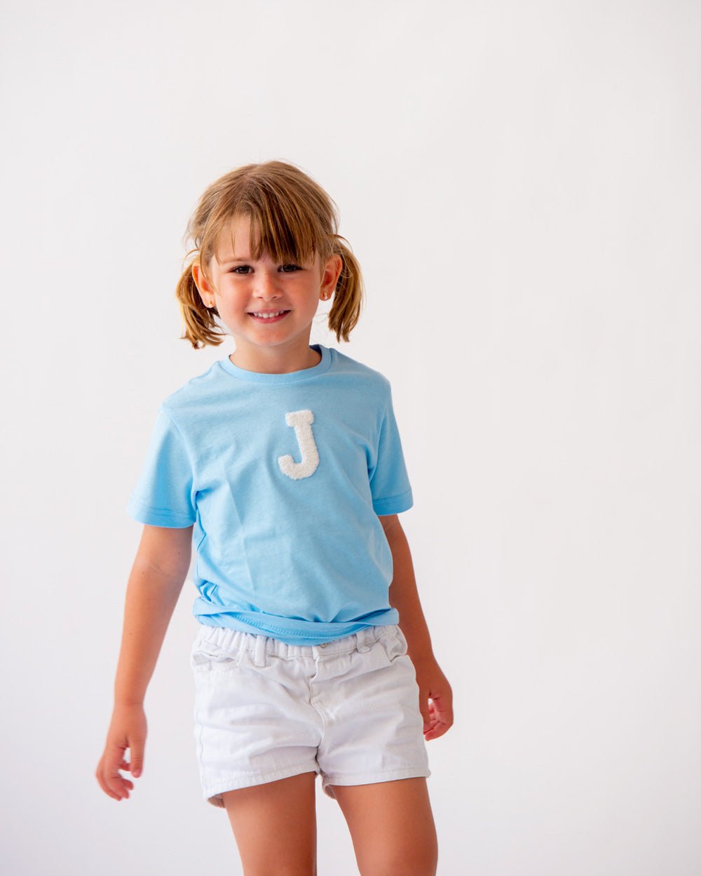 camiseta_kids_blue_inicial_Anitials_3