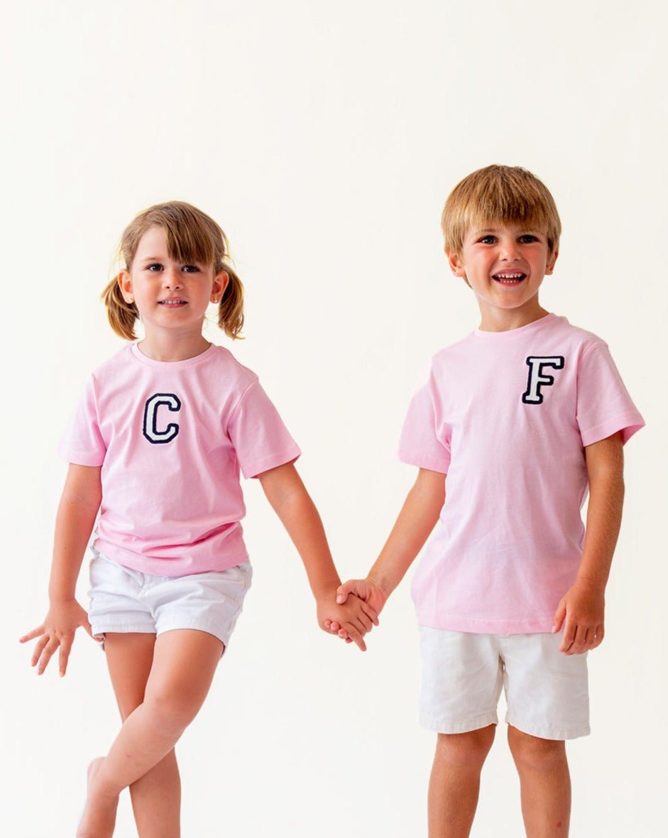 camiseta_kids_light_pink_inicial_Anitials_1
