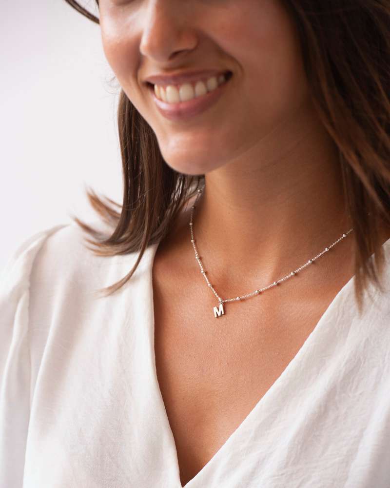 collar_bolitas_plata_inicial_mini_Anitials_2