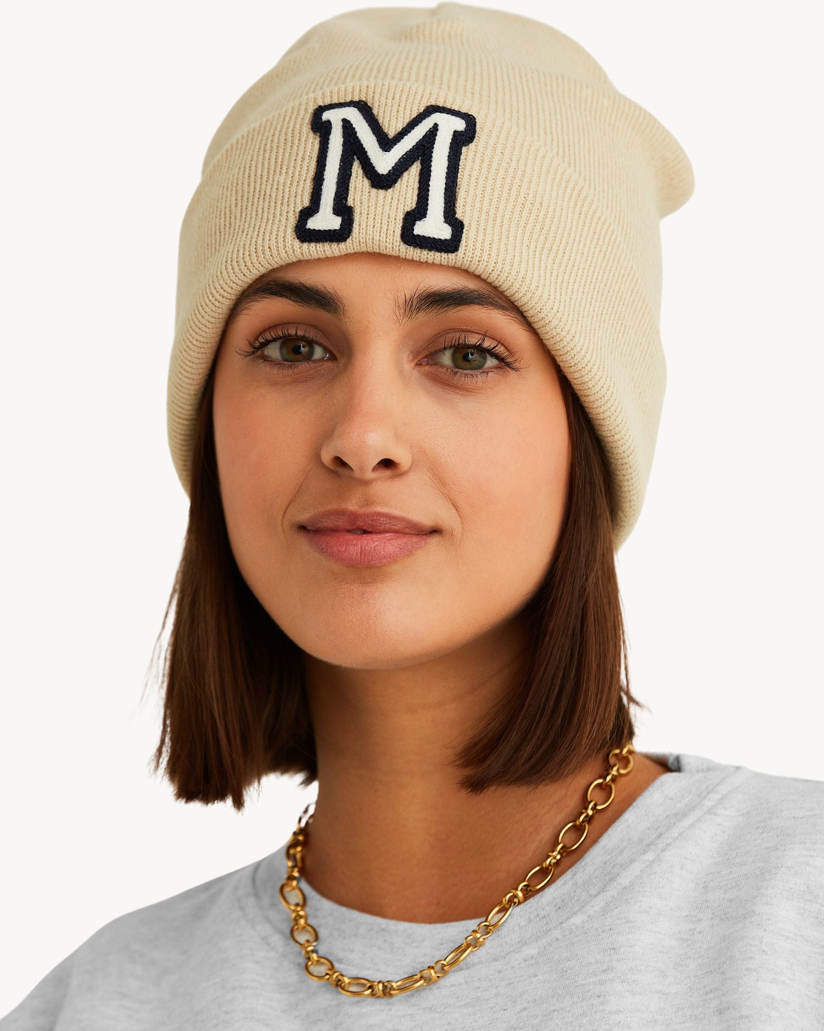 gorro_beige_Anitials_4