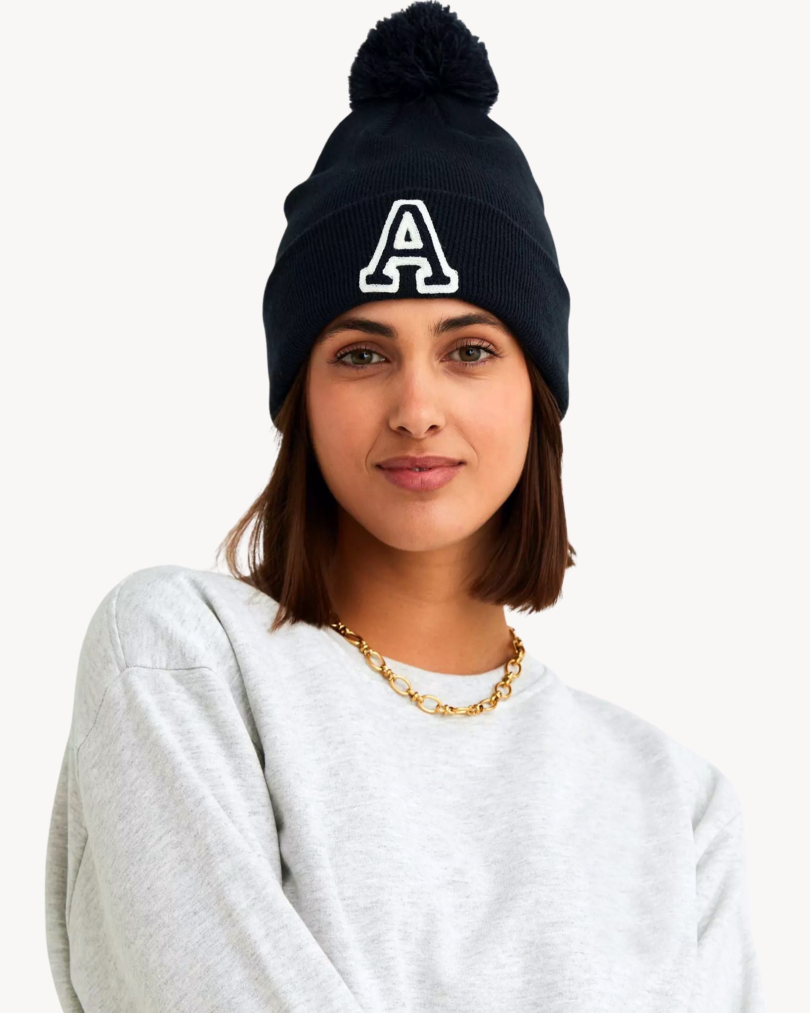 gorro_borla_navy_inicial_mini_Anitials_1