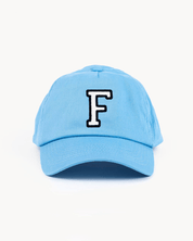 kids-gorra-light-blue-inicial-mini-letra-f