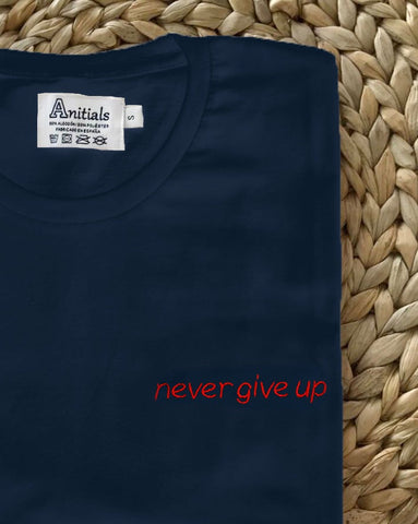 CAMISETA AZUL MARINO "never give up"