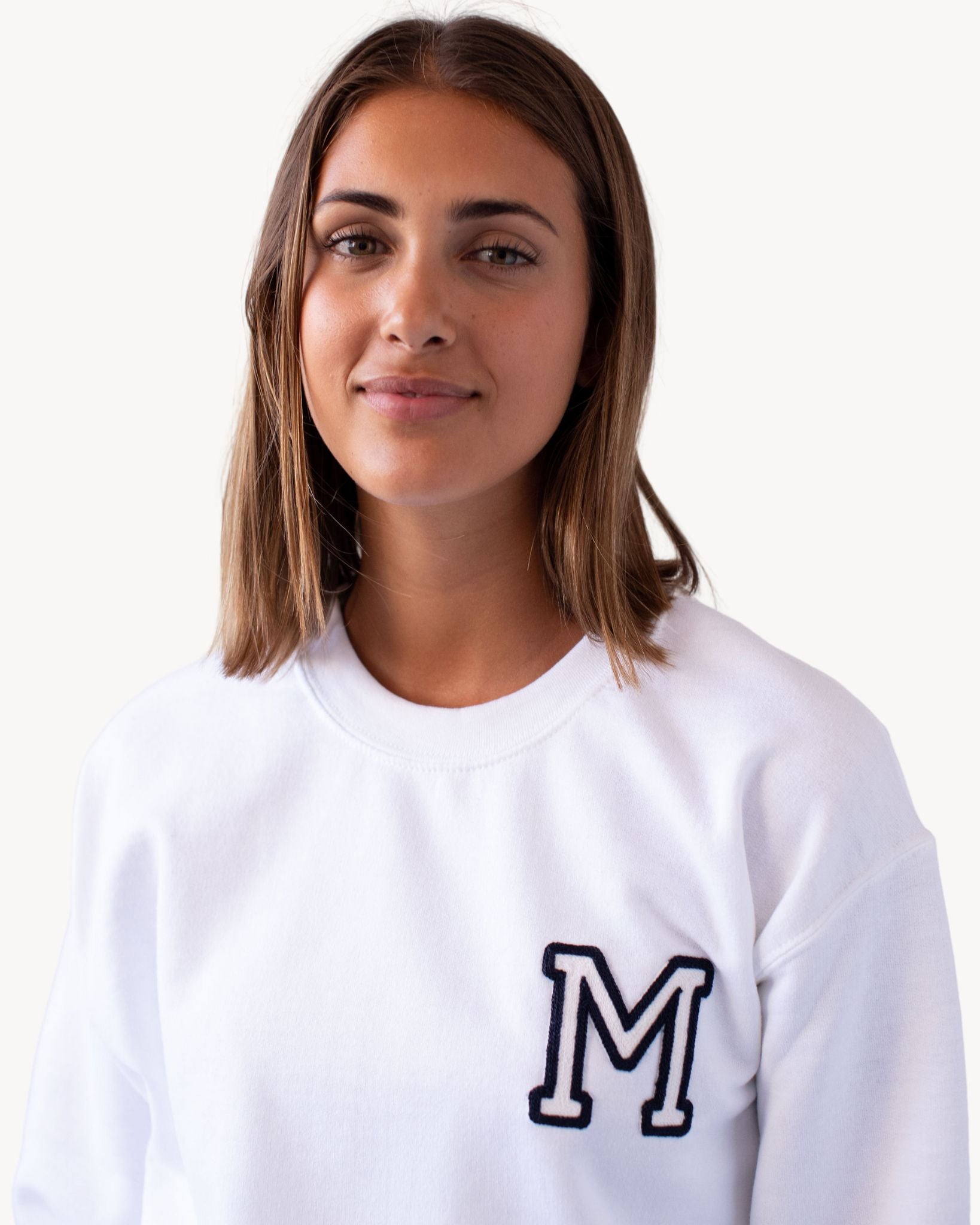 sudadera_blanca_Anitials_25