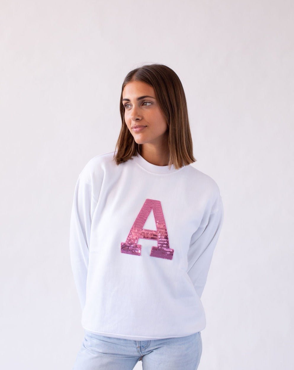 sudadera_blanca_inicial_lentejuelas_Anitials_2