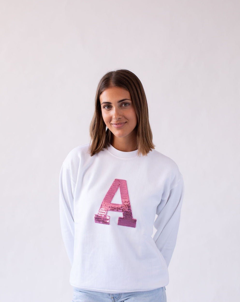 sudadera_blanca_inicial_lentejuelas_Anitials_4